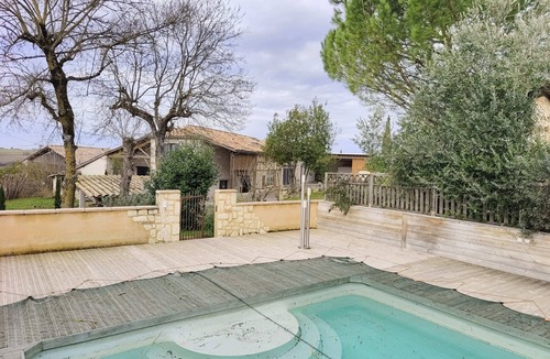 Grateloup-Saint-Gayrand House | Domaine Ghislaine farmhouse and gite (12p) with swimming pool, pétanque and view
