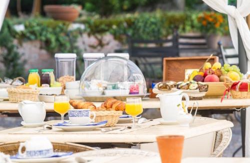 Saint-Affrique-les-Montagnes Bed & Breakfast | Domaine de Rasigous