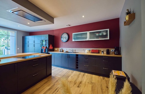 Saint-Vincent-sur-Jard Cottage | Domaine de la Coutardière 15 beds/Inner poo
