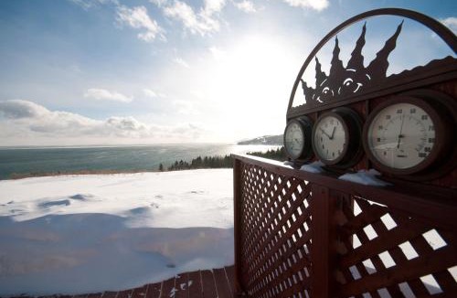 Cap-a-l'Aigle Ski Chalet | Domaine Frais Air