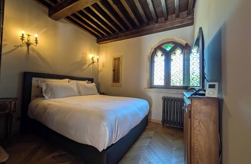 Le Puy-Sainte-Reparade Bed & Breakfast | Domaine Jourdan