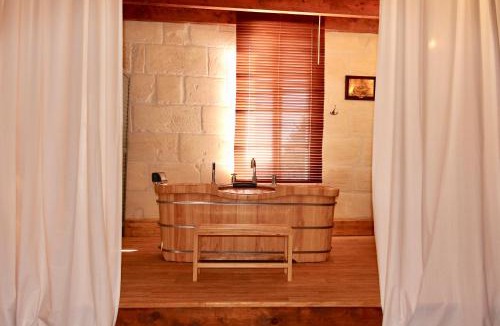 Tizac-de-Curton Bed & Breakfast | Domaine L'Amourette