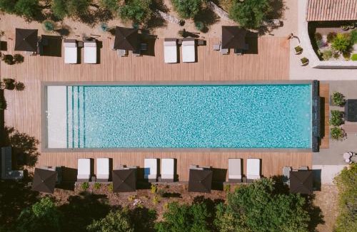 Eygalieres Hotel | Domaine la Pierre Blanche