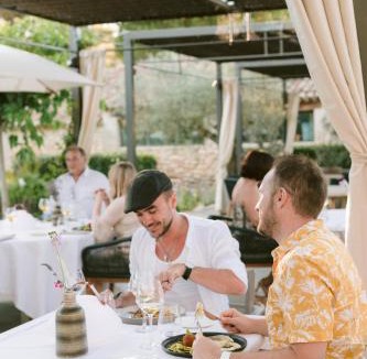 Eygalieres Hotel | Domaine la Pierre Blanche