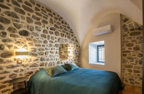 Casteljau Hotel | Domaine le C4 - restaurant et gîte d'exception familial avec terrasse Ardèche