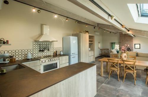 Casteljau Hotel | Domaine le C4 - restaurant et gîte d'exception familial avec terrasse Ardèche
