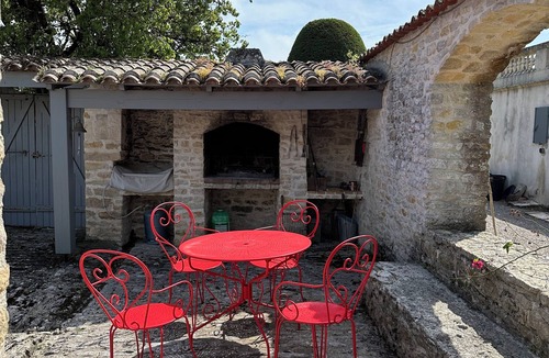 Champagne-les-Marais House | Domaine "LE Logis DE L'oie" Avec Piscine Dans un Parc Clos de Murs en Pierre