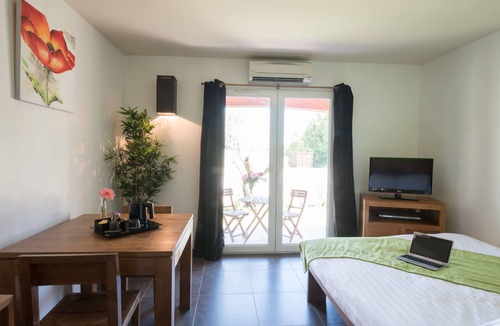 Castries Hotel | Domaine le Milos Appart'Hôtel