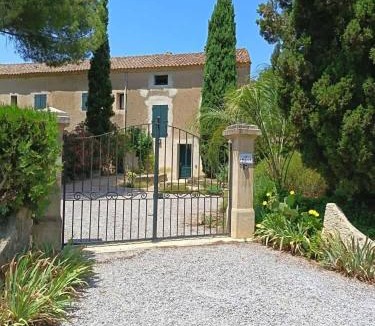 Beziers House | Domaine LE PRESSOIR - clim, wi-fi & parking