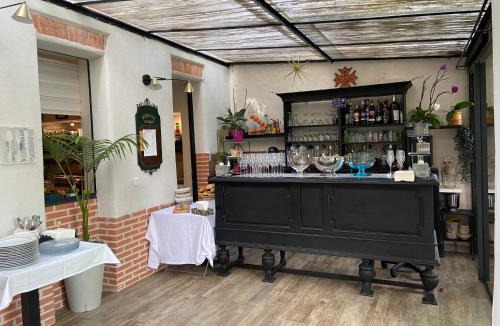 Villenouvelle Bed & Breakfast | Domaine Le Village