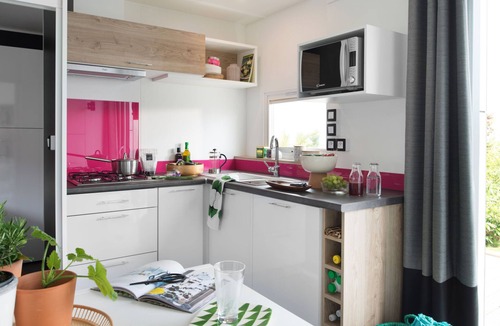 Les Cabanes de Fleury House | Domaine Les Mûriers by Interhome