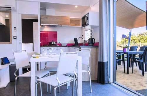 Les Cabanes de Fleury Ski Chalet | Domaine Les Mûriers - Cottage 3 Rooms 4 People VIP
