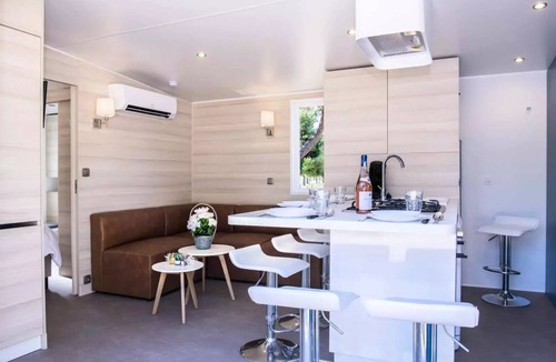 Les Cabanes de Fleury Ski Chalet | Domaine Les Mûriers - Cottage 4 Rooms 6 People VIP