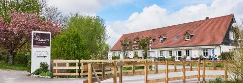 Favieres Hotel | Domaine Les Saules Hôtel Restaurant Spa