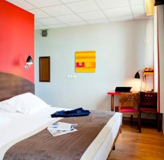 Francheville Le Bas Hotel | Domaine Lyon Saint Joseph