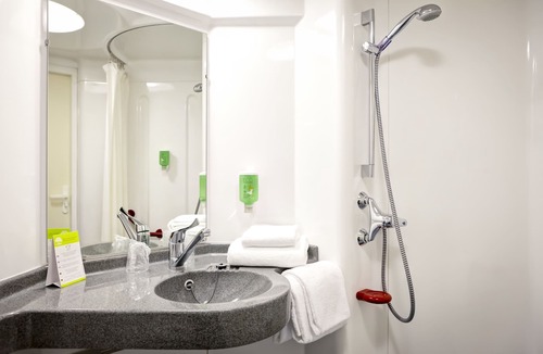 Francheville Le Bas Hotel | Domaine Lyon Saint Joseph