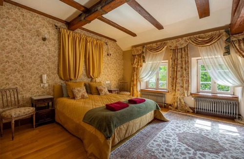 Taintrux House | Domaine Macky