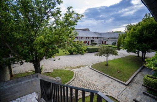 Guillerval Hotel | Domaine Malar