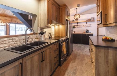 Pohenegamook Ski Chalet | Domaine Riverin | Lakefront & Private Spa