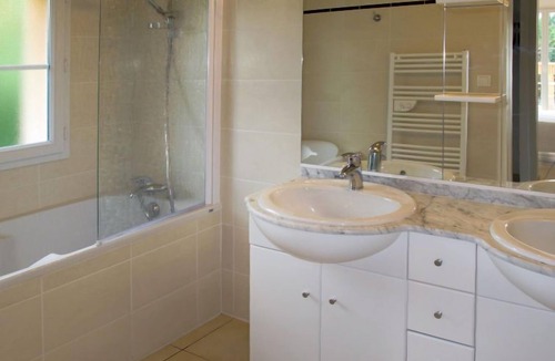 Pont-de-Larn House | Domaine Royal Green V810I by Interhome