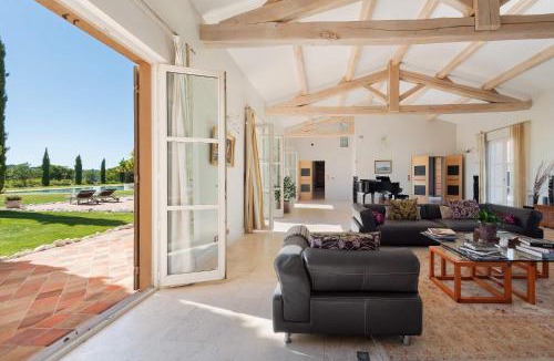 Pezenas Villa | Domaine Sainte Cecile du Parc