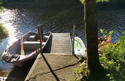 Riviere-a-Pierre Ski Chalet | Domaine Sauvage - Chalet sur le Bord D'un lac Paisible