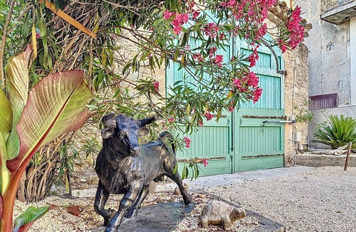 Ledignan Apartment | Domaine Taurin gîte Elyssa