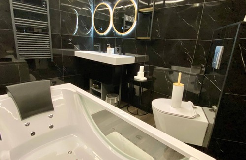 Les Quatre-Routes-du-Lot House | Domaine Valenquercy