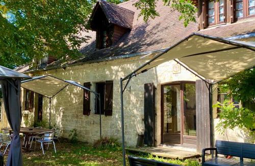 Les Quatre-Routes-du-Lot Bed & Breakfast | Domaine VALENQUERCY