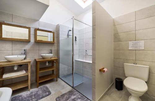 Roquetaillade House | Domaine - Vignoble - Jacuzzi - Sauna - 14 à 18 pers