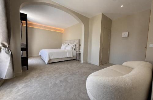 Merey Hotel | DomaineduRocBlanc
