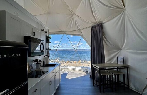 West Bay Cabin | Dome 2 · Luxury Lakeside Dome With Hot Tub