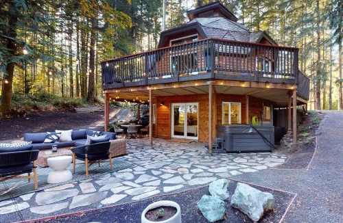 Burley House | Dome Away From Home