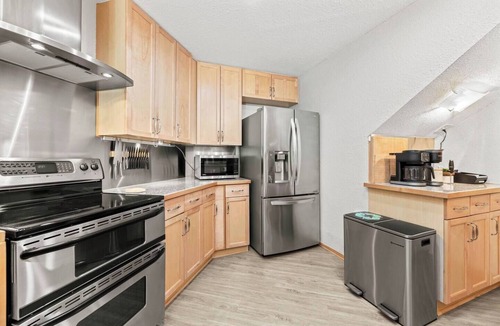 Bedford Apartment | Dome Manor/Pool + Hot Tub Near FIFA & AT&T
