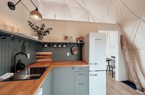 Dublin Shore Cottage | Dome One - Experience the ocean like never before. Private hot tub!