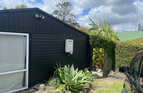 Turiwiri House | "Domeczech": Off-Grid Charm