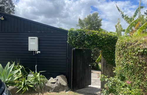 Turiwiri House | "Domeczech": Off-Grid Charm