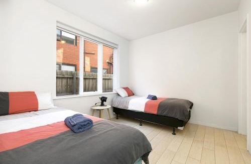 Balaclava Apartment | Domi Rentals - The Carlisle Apartments