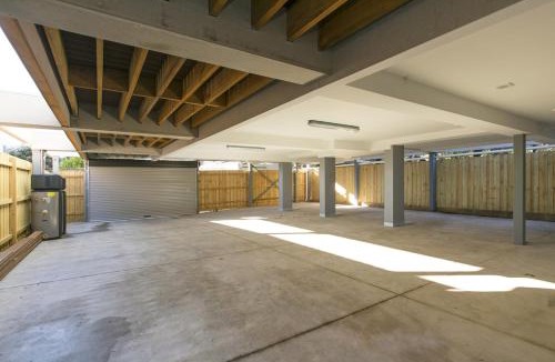 Balaclava Apartment | Domi Rentals - The Carlisle Apartments