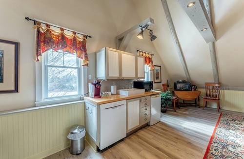 Saint Patrick House | Dominion Hill Country Inn