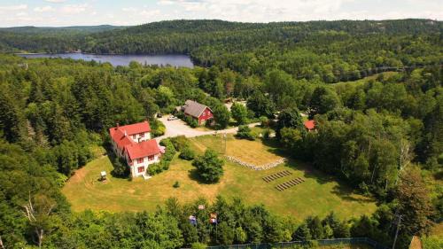 Saint Patrick Hotel | Dominion Hill Country Inn