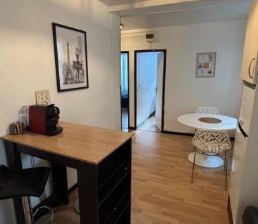 Vaucouleurs Apartment | Domino