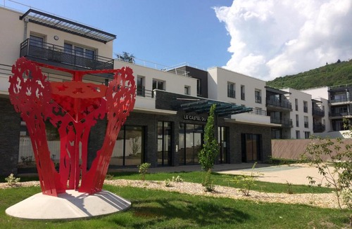 Perignat-les-Sarlieve Apartment | Domitys - Le Castel Du Val