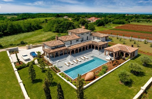 Vizinada House | Don Corleone Tuscan Palace in Istria