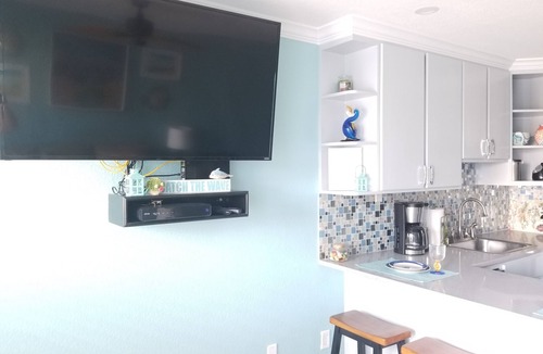 Galveston Condo | Don't Cross Seawall to Get to the Beach!