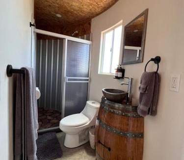 Valle de Guadalupe Ski Chalet | Don Tomas Viñedo cabañas