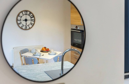 Doncaster Apartment | Doncaster 1st floor Apartment