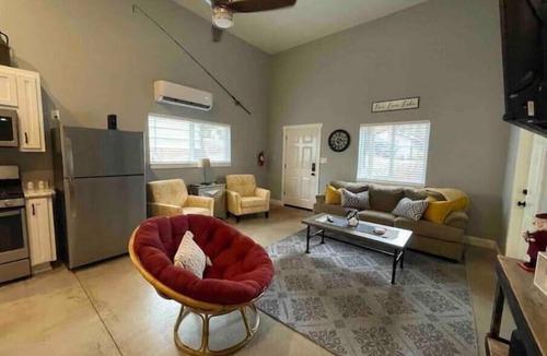 Lakehead-Lakeshore Cottage | Doney Creek Studio