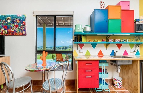 Alstonvale Apartment | Donna's Art House