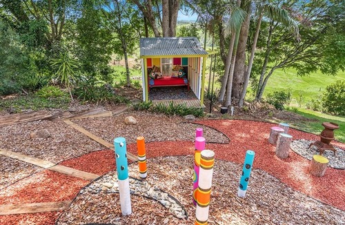 Alstonvale Apartment | Donna's Art House